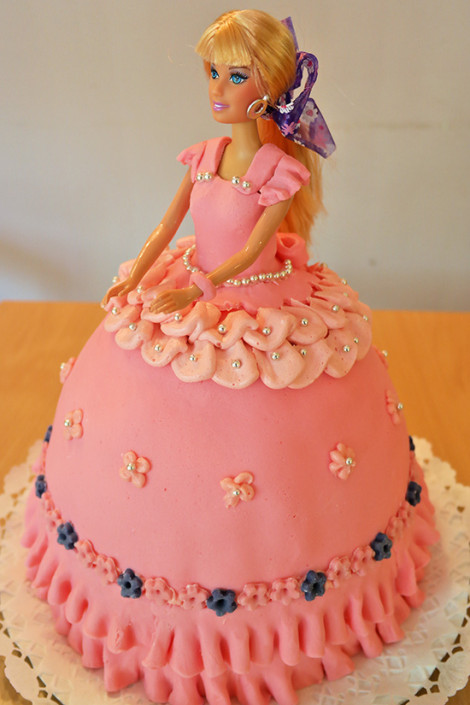 Barbie Baba Torta Rózsaszín Ruhában