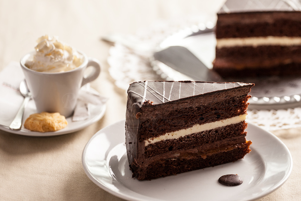 Krémes Sacher Torta Szelet